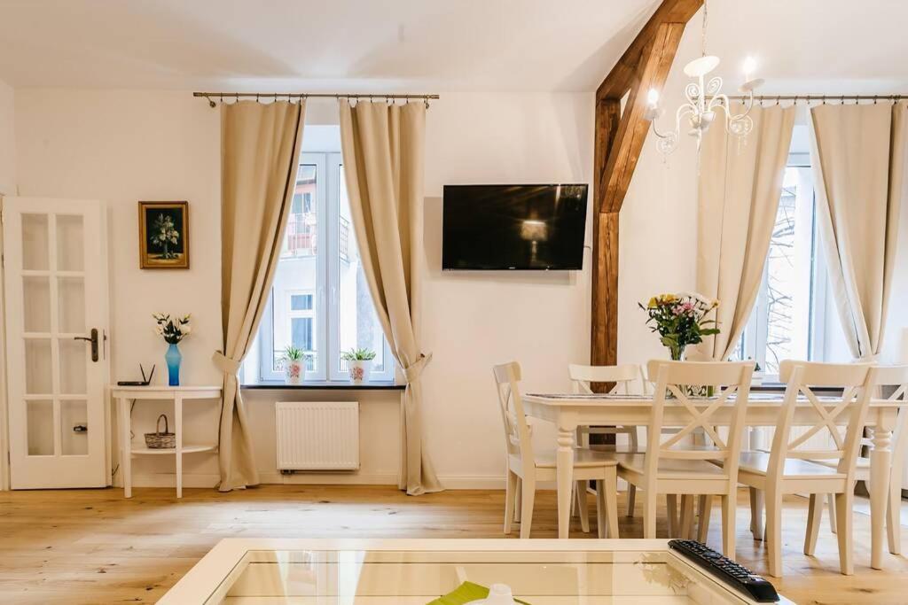 Old Town Apartment Delux Krakow Bagian luar foto