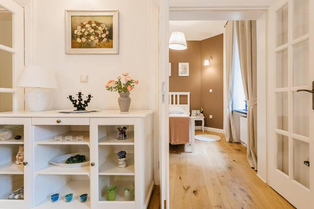 Old Town Apartment Delux Krakow Bagian luar foto